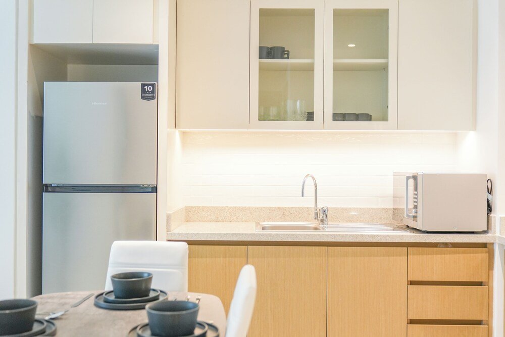 Дубай: Yogi - Elegant Apartment With Balcony Amidst Vibrant Area