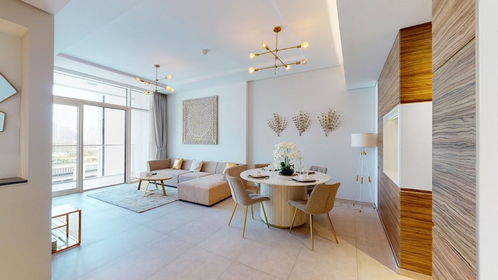 Дубай: JLT - Banyan Tree 703