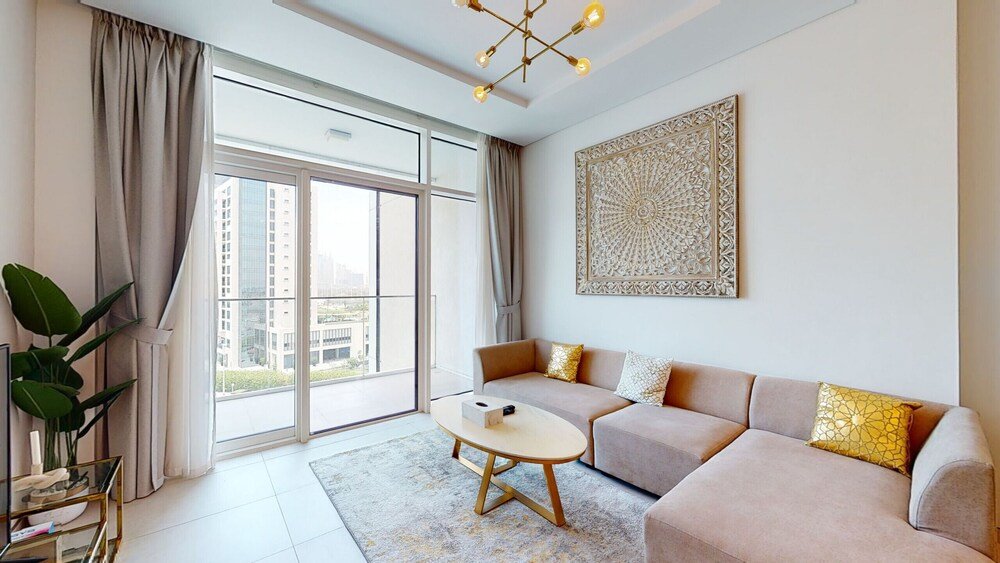 Дубай: JLT - Banyan Tree 703