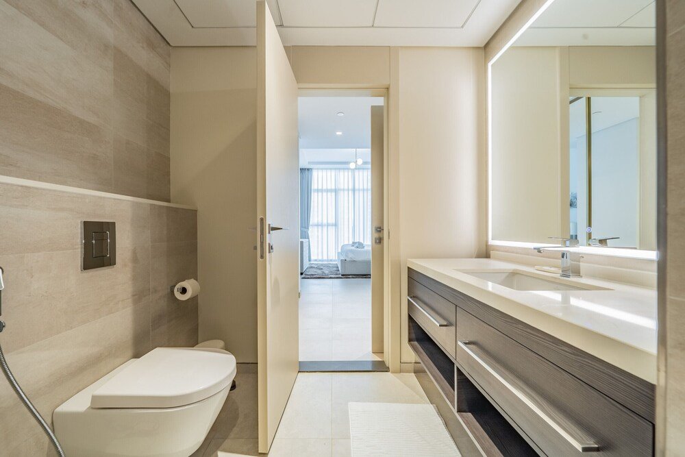Дубай: JLT - Banyan Tree 703