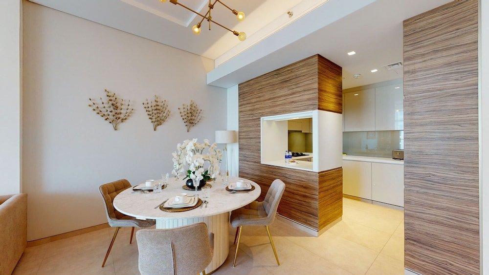 Дубай: JLT - Banyan Tree 703