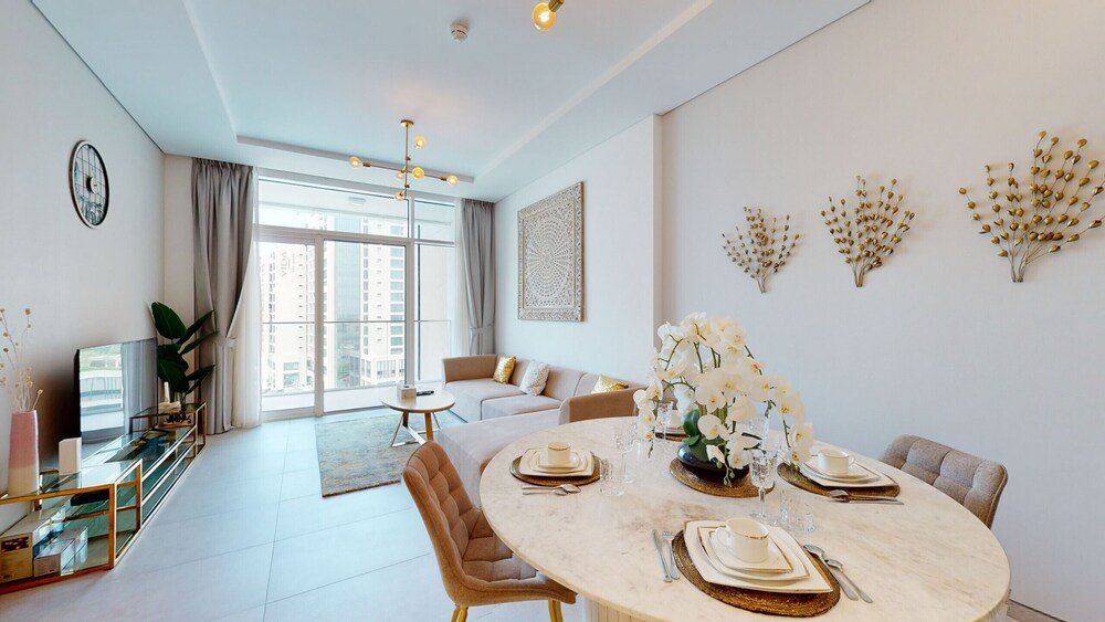 Дубай: JLT - Banyan Tree 703