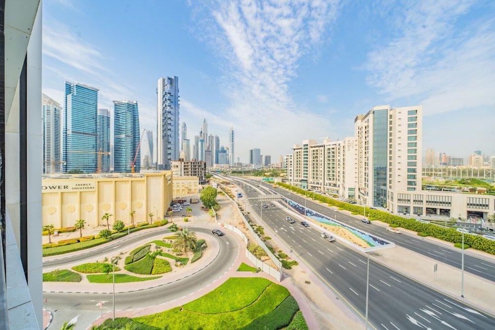Дубай: JLT - Banyan Tree 703
