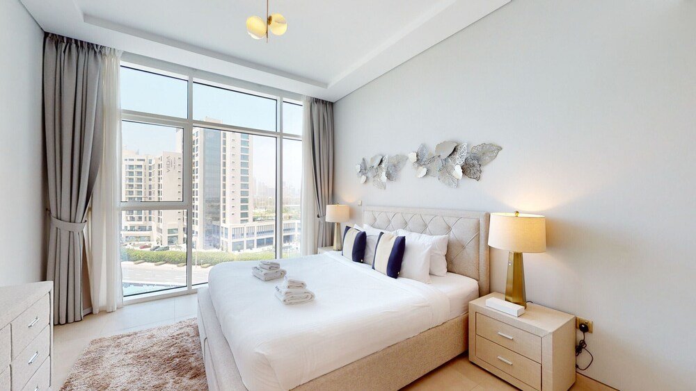 Дубай: JLT - Banyan Tree 703