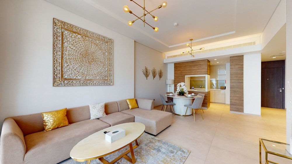Дубай: JLT - Banyan Tree 703