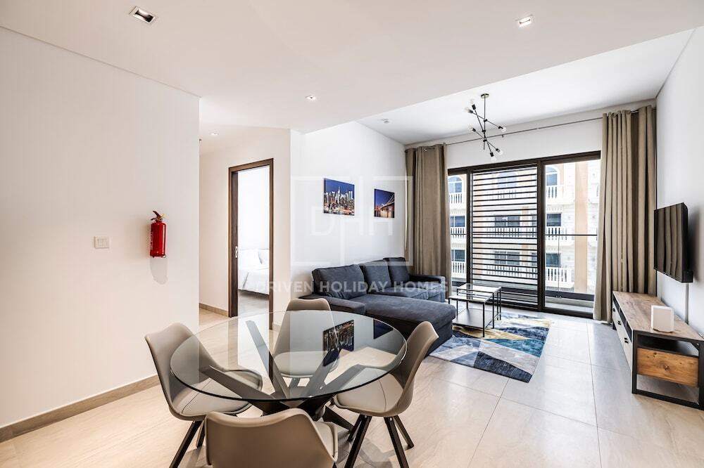 Дубай: DHH- Bright 2 Beds in AG Residence JVC