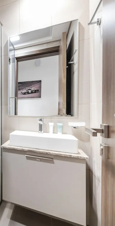 Дубай: DHH- Bright 2 Beds in AG Residence JVC