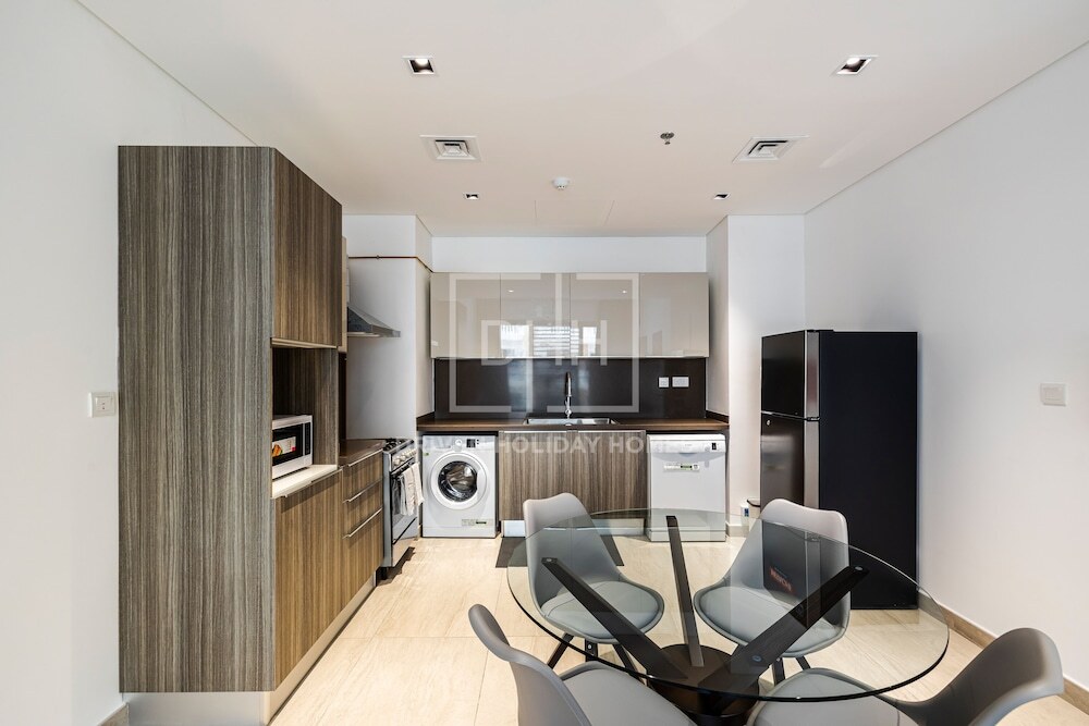 Дубай: DHH- Bright 2 Beds in AG Residence JVC