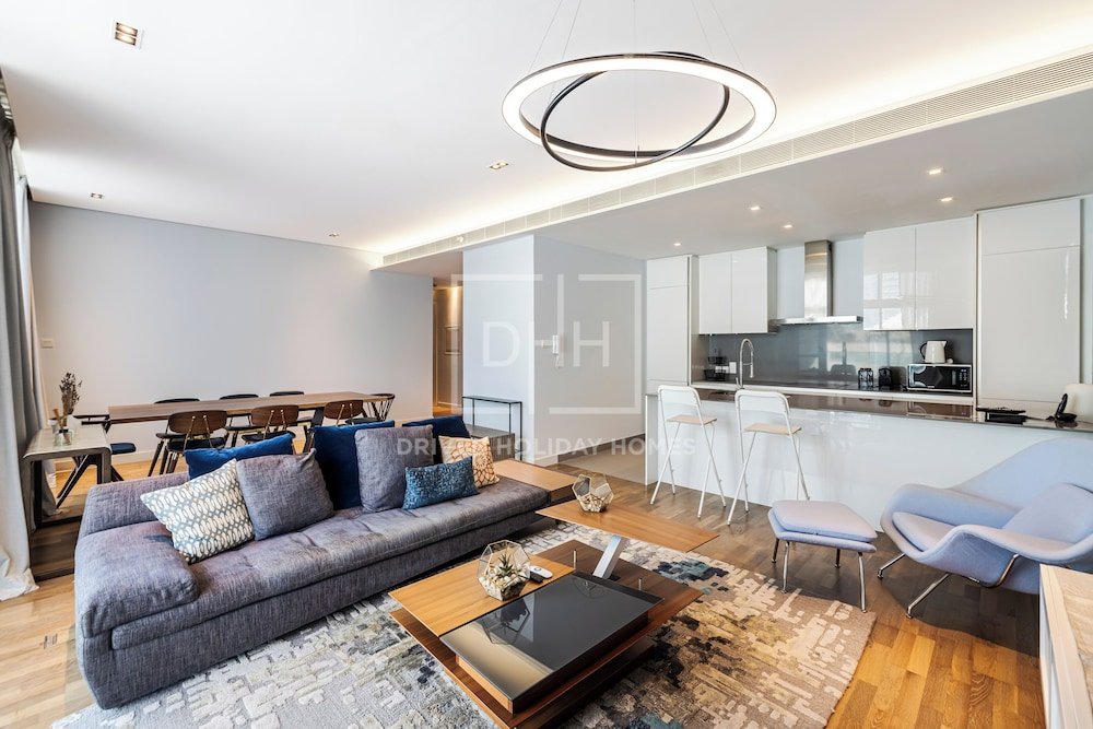 Дубай: DHH- 2BR Burj Khalifa View City Walk B22
