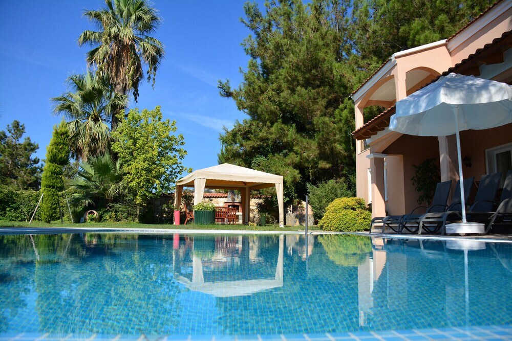 Согучак: Pine Villas & Apartments Kusadasi