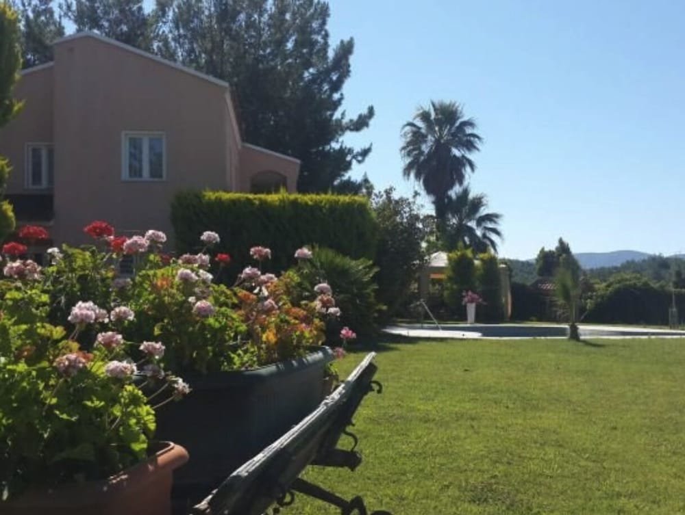 Согучак: Pine Villas & Apartments Kusadasi