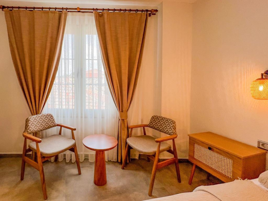 Айвалык: Parla Otel Kucukkoy