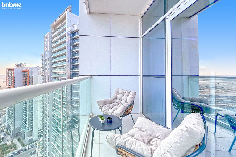 Дубай: bnbme | Damac Hills Carson Tower | STUDIO