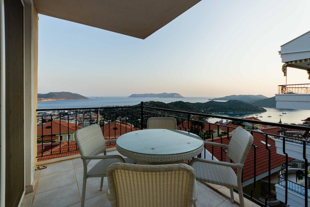 Каш: Sea View Flat 5 min to Ancient City in Kas