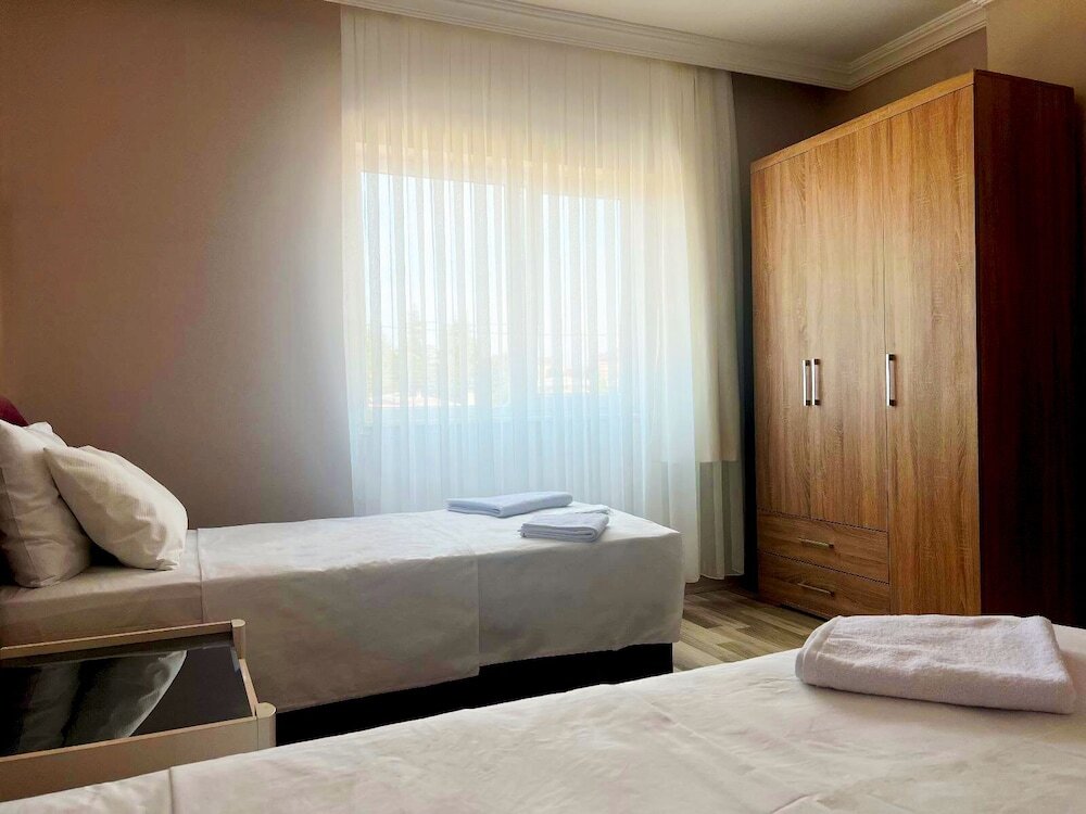 Арсин: Seabird Suite Hotel