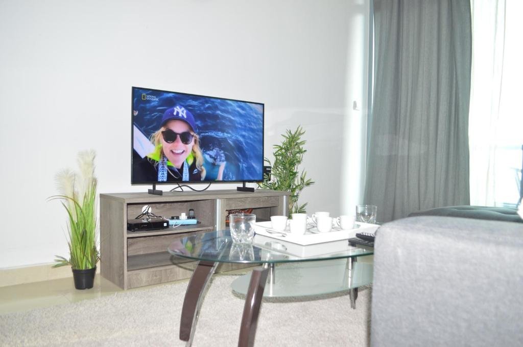 Дубай: 1 BHK Apartment with Pool & Gym Near to Marina Mall & Beach
