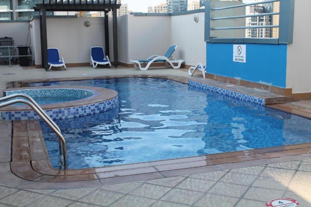 Дубай: 1 BHK Apartment with Pool & Gym Near to Marina Mall & Beach
