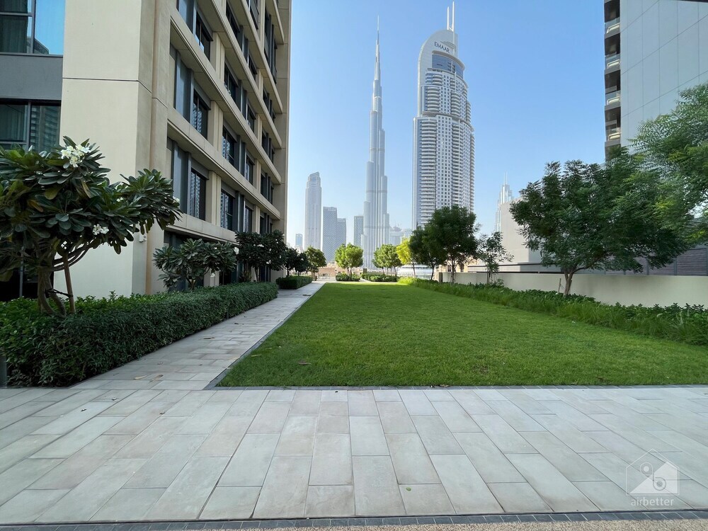 Дубай: Luxury Burj Royale in the heart of Downtown