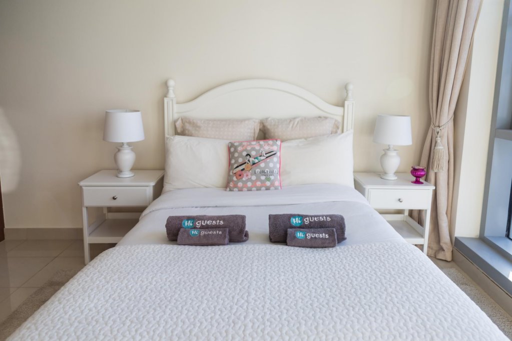 Дубай: Luxurious ans spacious apartment in Dowtown Dubai