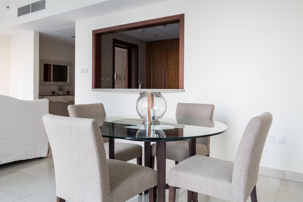 Дубай: Luxurious ans spacious apartment in Dowtown Dubai