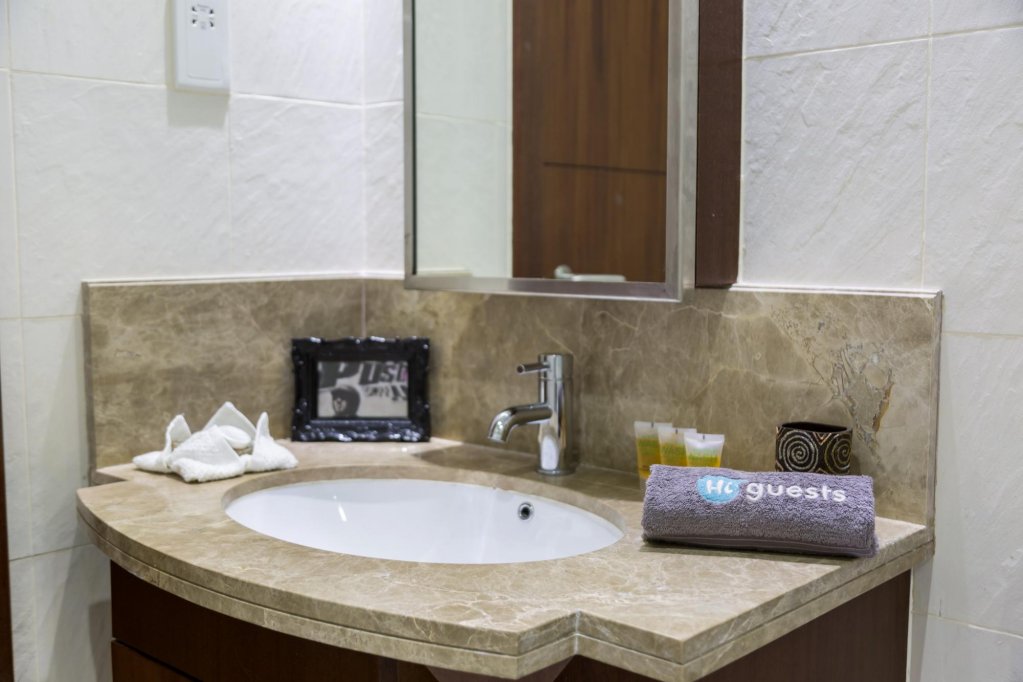 Дубай: Luxurious ans spacious apartment in Dowtown Dubai
