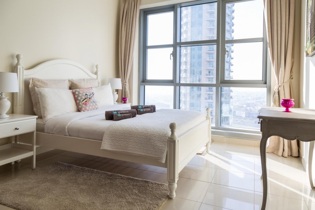 Дубай: Luxurious ans spacious apartment in Dowtown Dubai