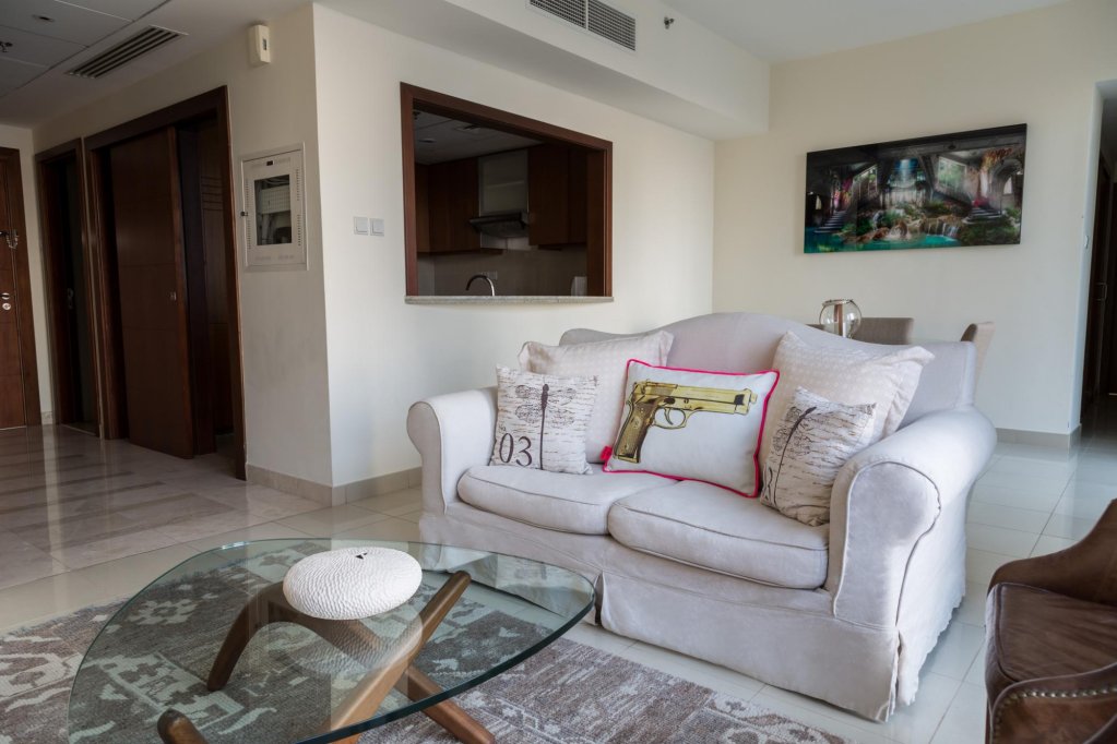 Дубай: Luxurious ans spacious apartment in Dowtown Dubai