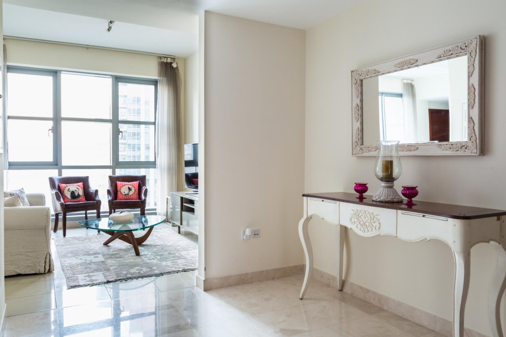 Дубай: Luxurious ans spacious apartment in Dowtown Dubai