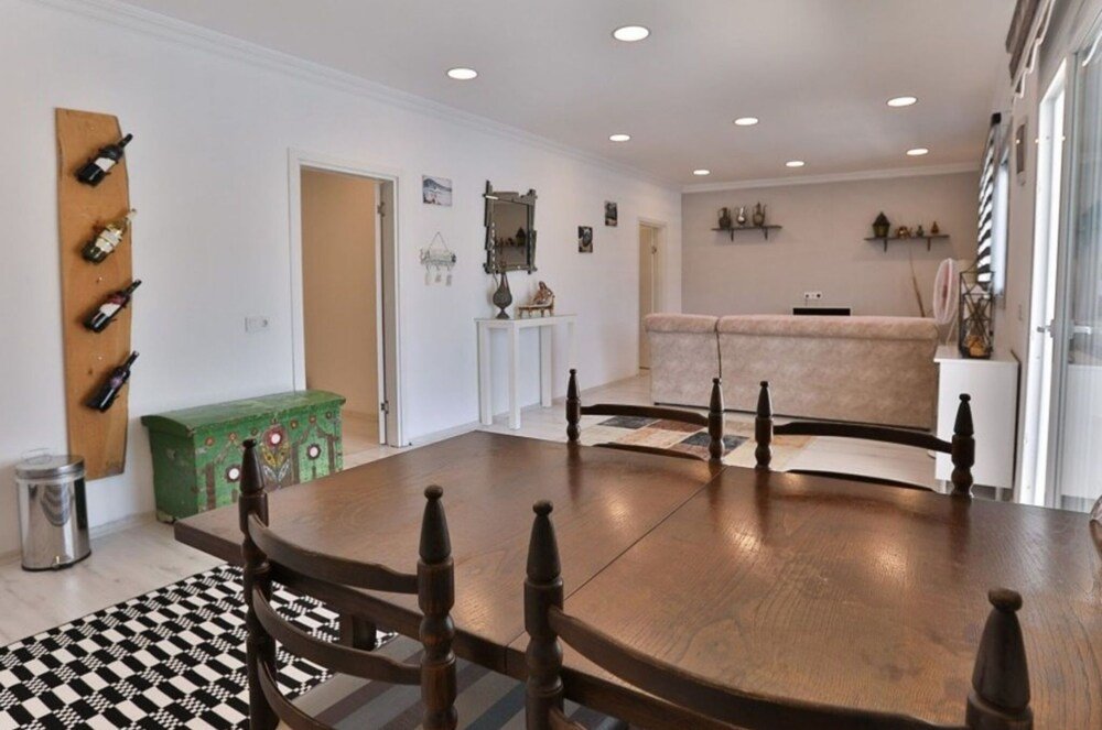 Сарыбелен: Villa Zeyno 1 bed Villa With Pool Breakfast Included