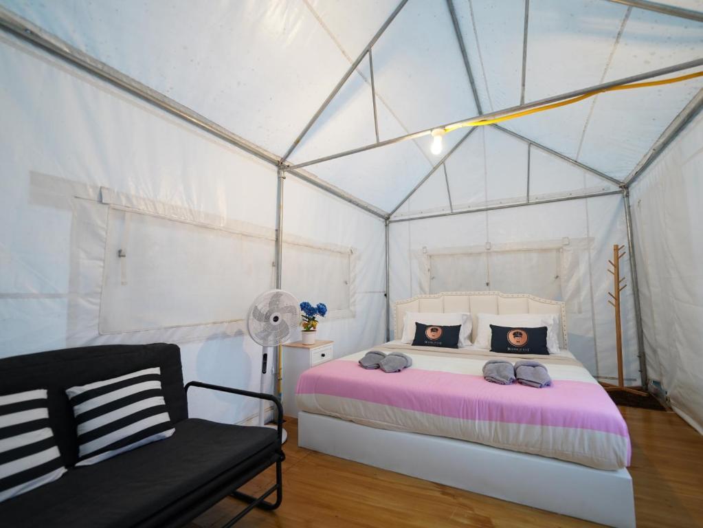 Кхао-Кхо: Yellowstone Camps O2 Zone Khao Kho