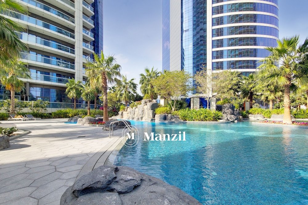 Дубай: Manzil - Cozy 1BR in Paramount w Burj Khalifa View