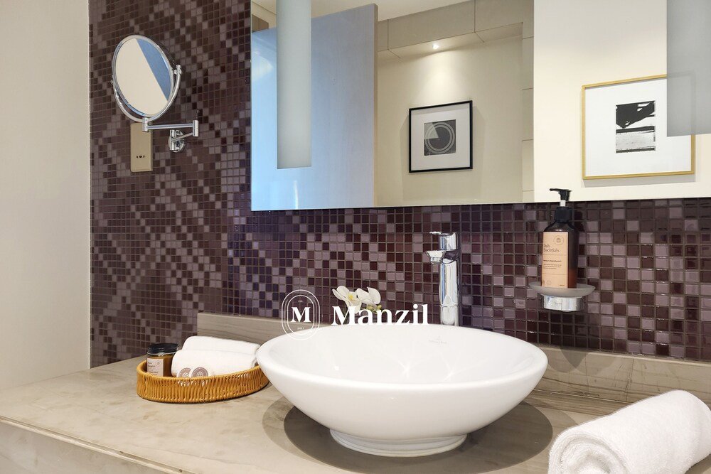 Дубай: Manzil - Cozy 1BR in Paramount w Burj Khalifa View