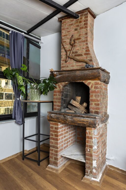 Измир: 8 Rooms House