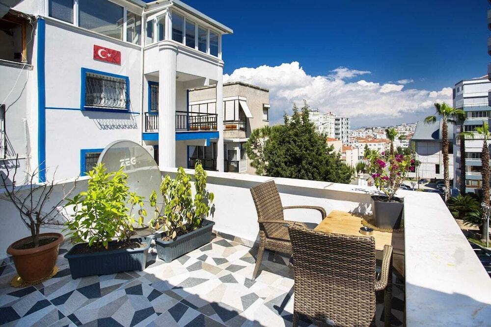 Измир: 8 Rooms House