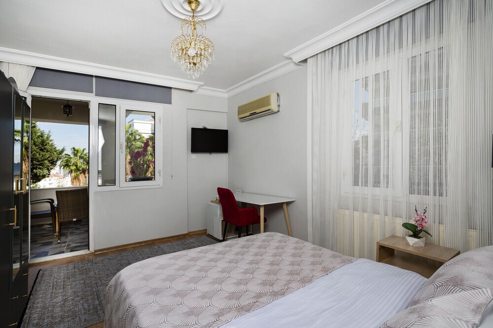 Измир: 8 Rooms House