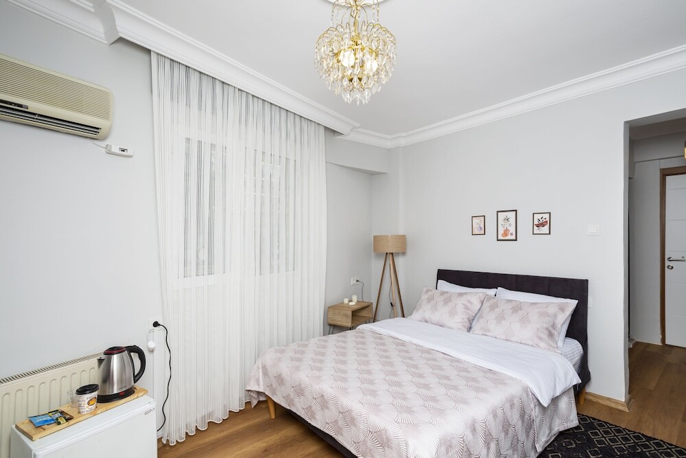 Измир: 8 Rooms House