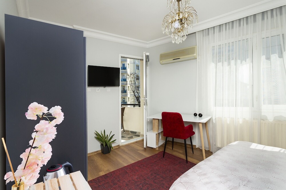 Измир: 8 Rooms House