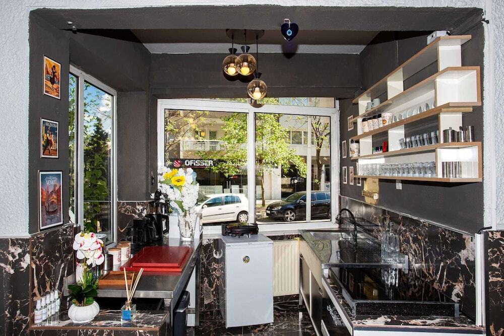 Измир: 8 Rooms House
