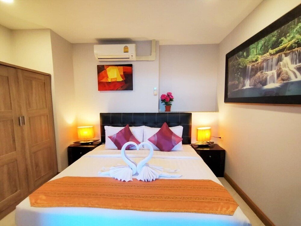 Муанг: 9B Spacious sea View Apartment Karon Beach Front
