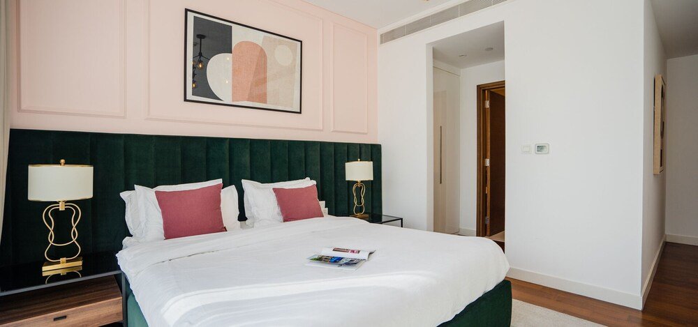 Дубай: Aya - Awe-inspiring 2BR in City Walk with Balcony