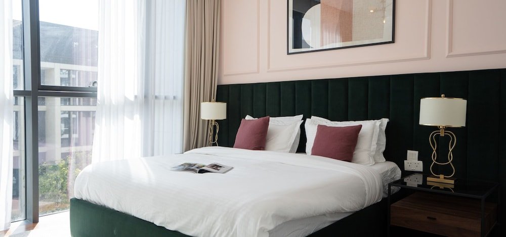 Дубай: Aya - Awe-inspiring 2BR in City Walk with Balcony