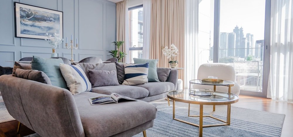 Дубай: Aya - Awe-inspiring 2BR in City Walk with Balcony