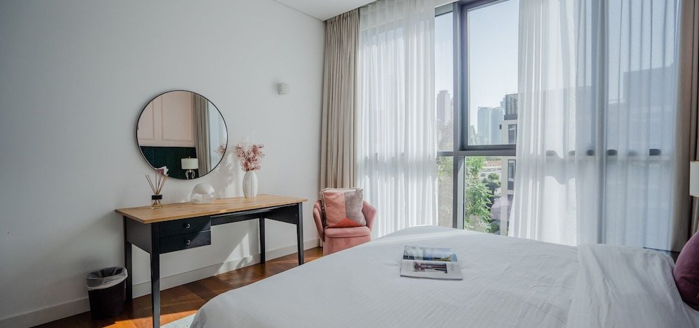Дубай: Aya - Awe-inspiring 2BR in City Walk with Balcony