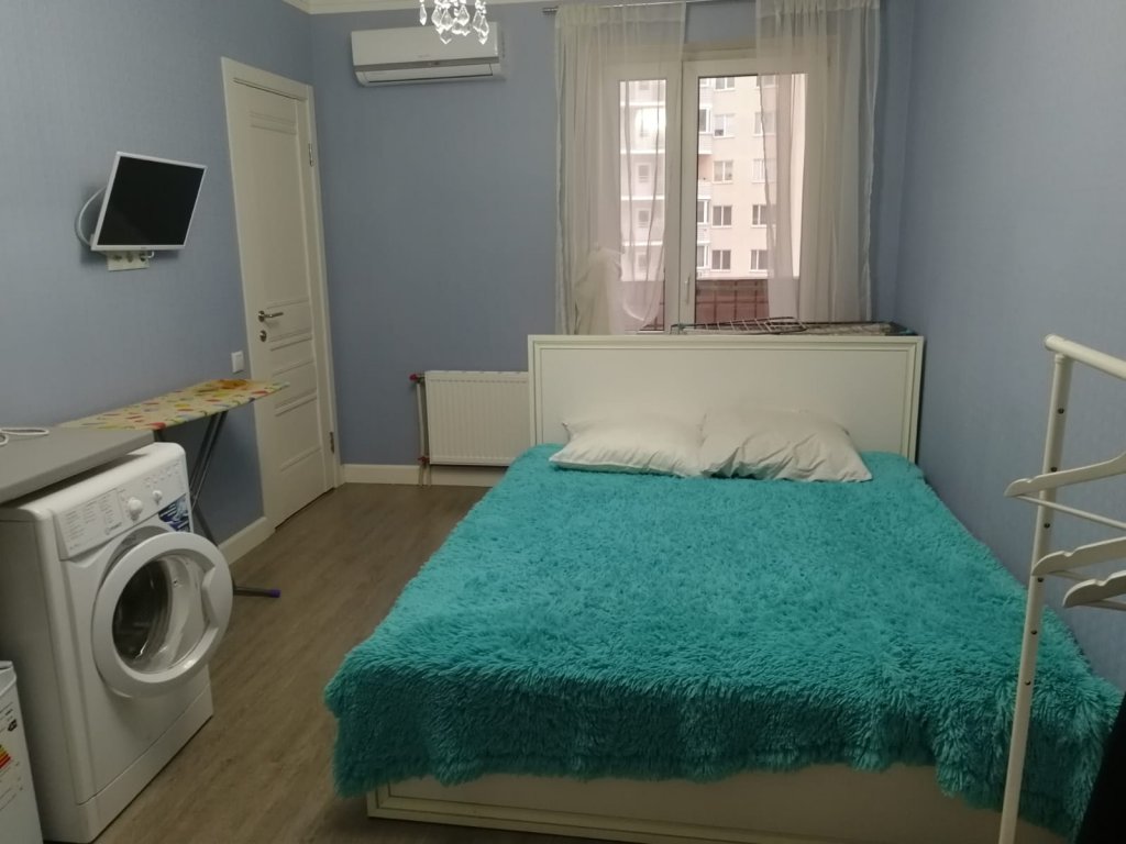 Саратов: Апартаменты (2) на Лунной 30А