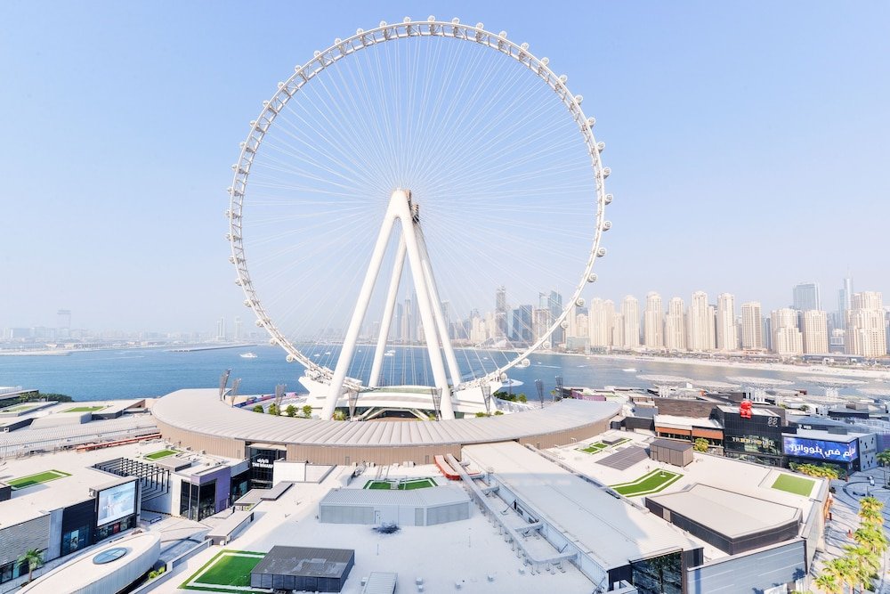 Дубай: Spectacular 3BR plus 1 - DUBAI EYE view