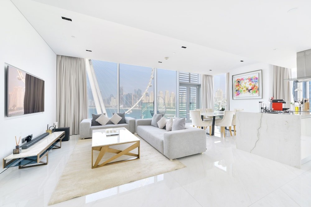 Дубай: Spectacular 3BR plus 1 - DUBAI EYE view