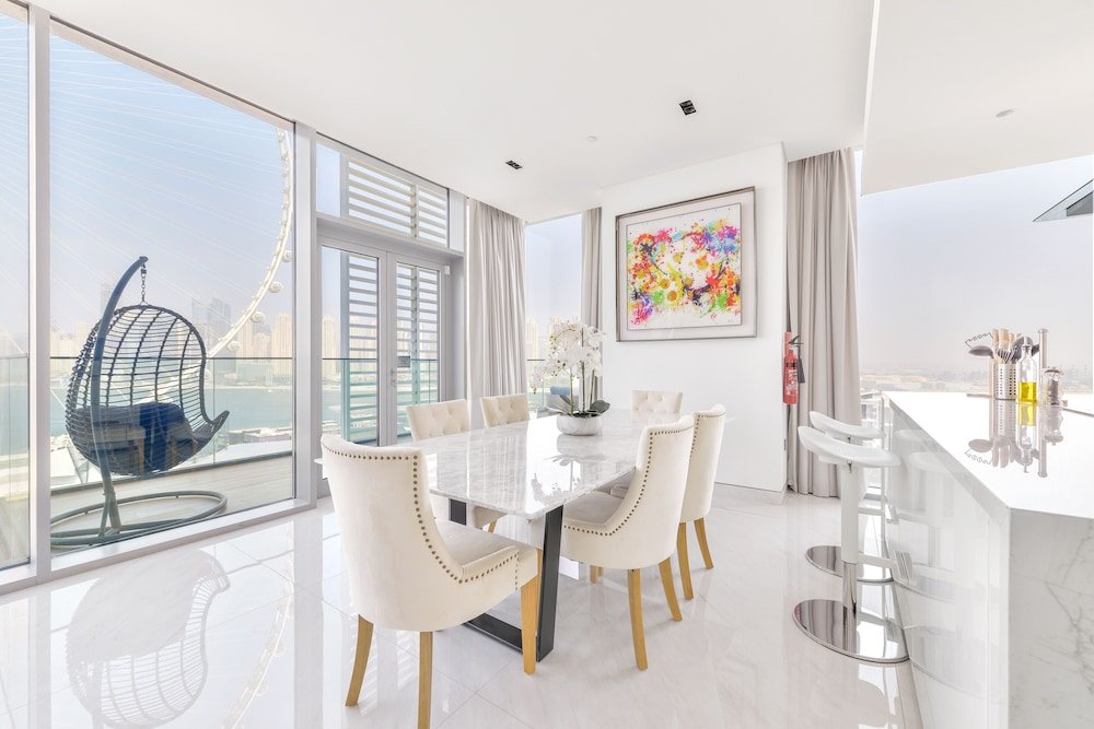 Дубай: Spectacular 3BR plus 1 - DUBAI EYE view