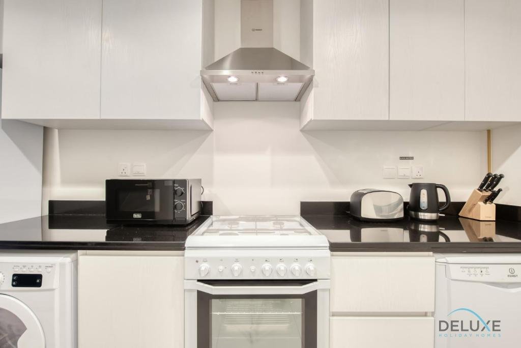 Дубай: Luxury 1 Bedroom Apartment at DAMAC Celestia by Deluxe Holiday Homes
