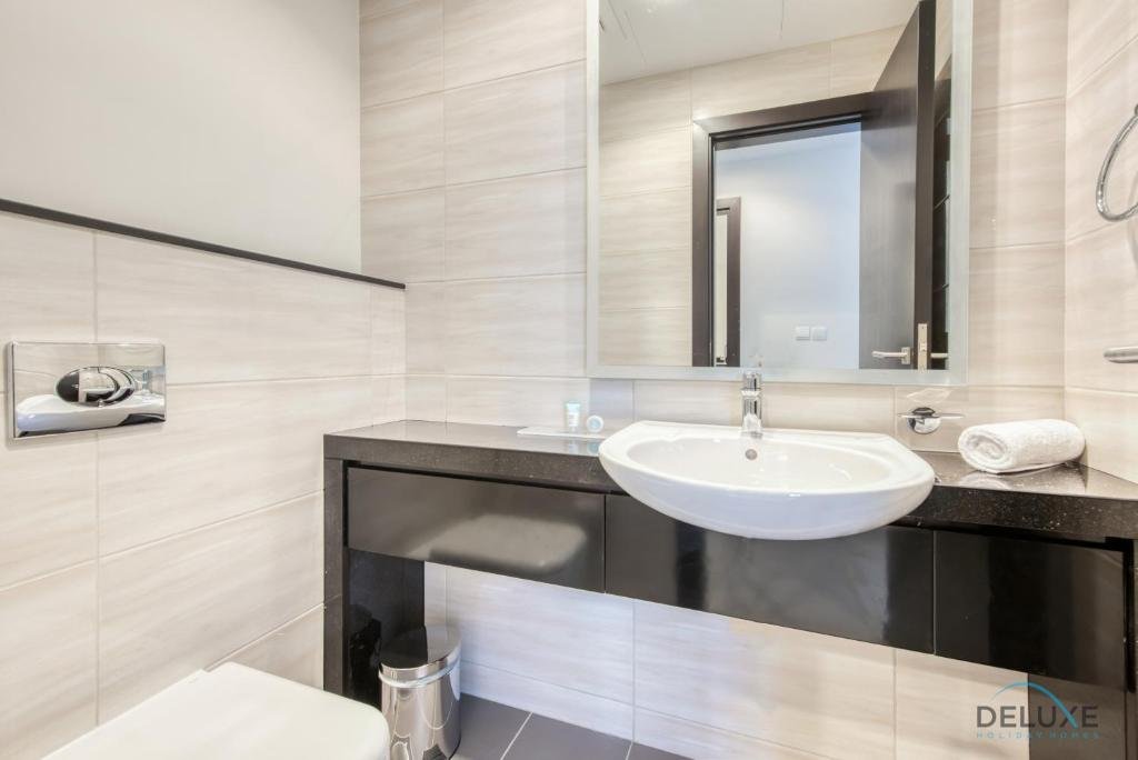 Дубай: Luxury 1 Bedroom Apartment at DAMAC Celestia by Deluxe Holiday Homes