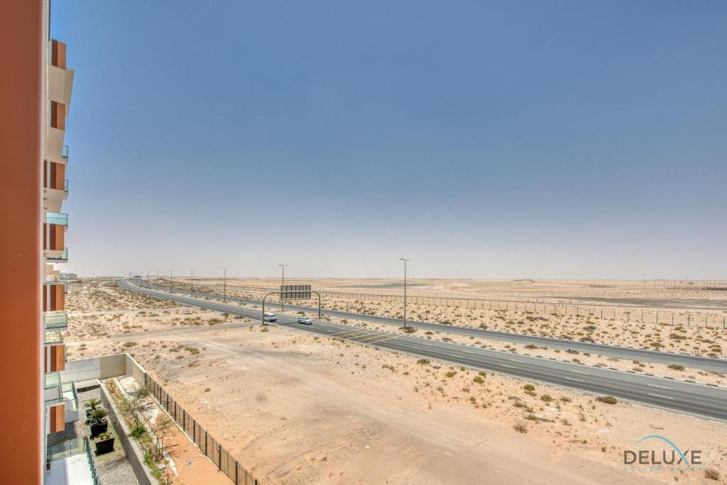 Дубай: Luxury 1 Bedroom Apartment at DAMAC Celestia by Deluxe Holiday Homes
